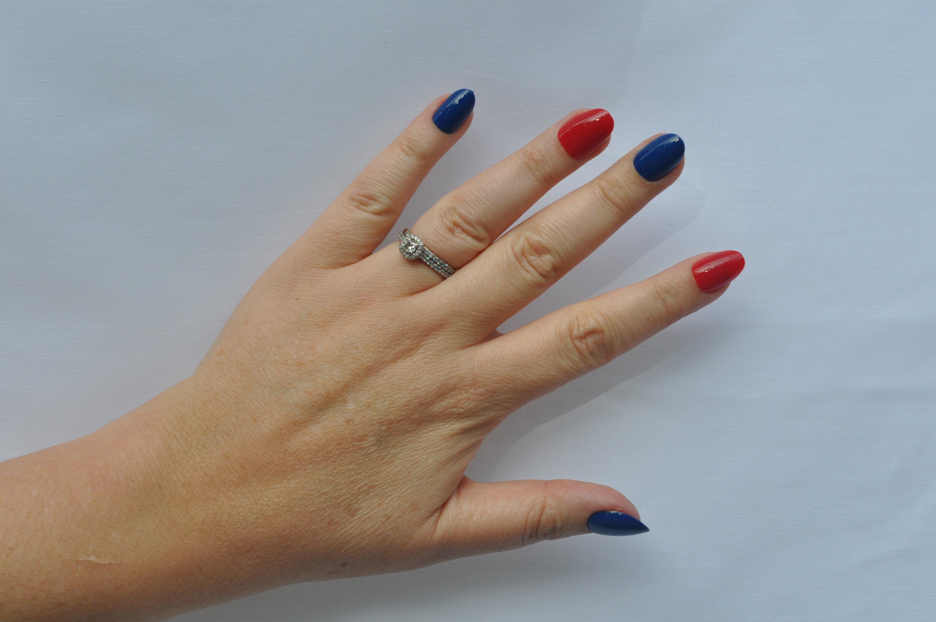 Red and Blue  press-on nails (30PC) Matchday Mani